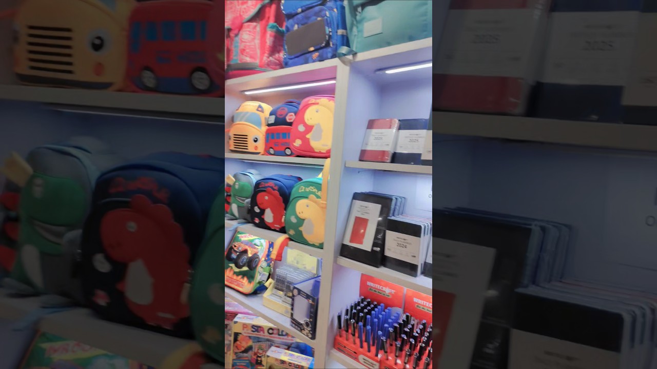 आज हम आये बहुत सारी stationery लेने 