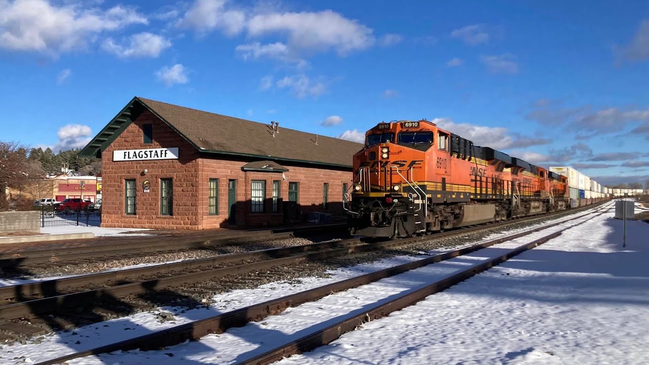 New Year's 2024–BNSF and Grand Canyon Railway Trains in the Snow–Railfanning Arizona