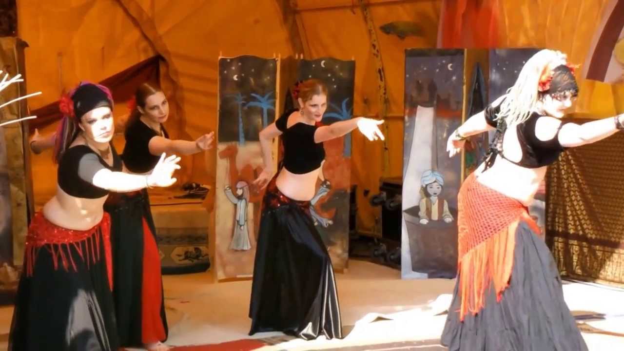 Spanish-Arabian bellydance to 