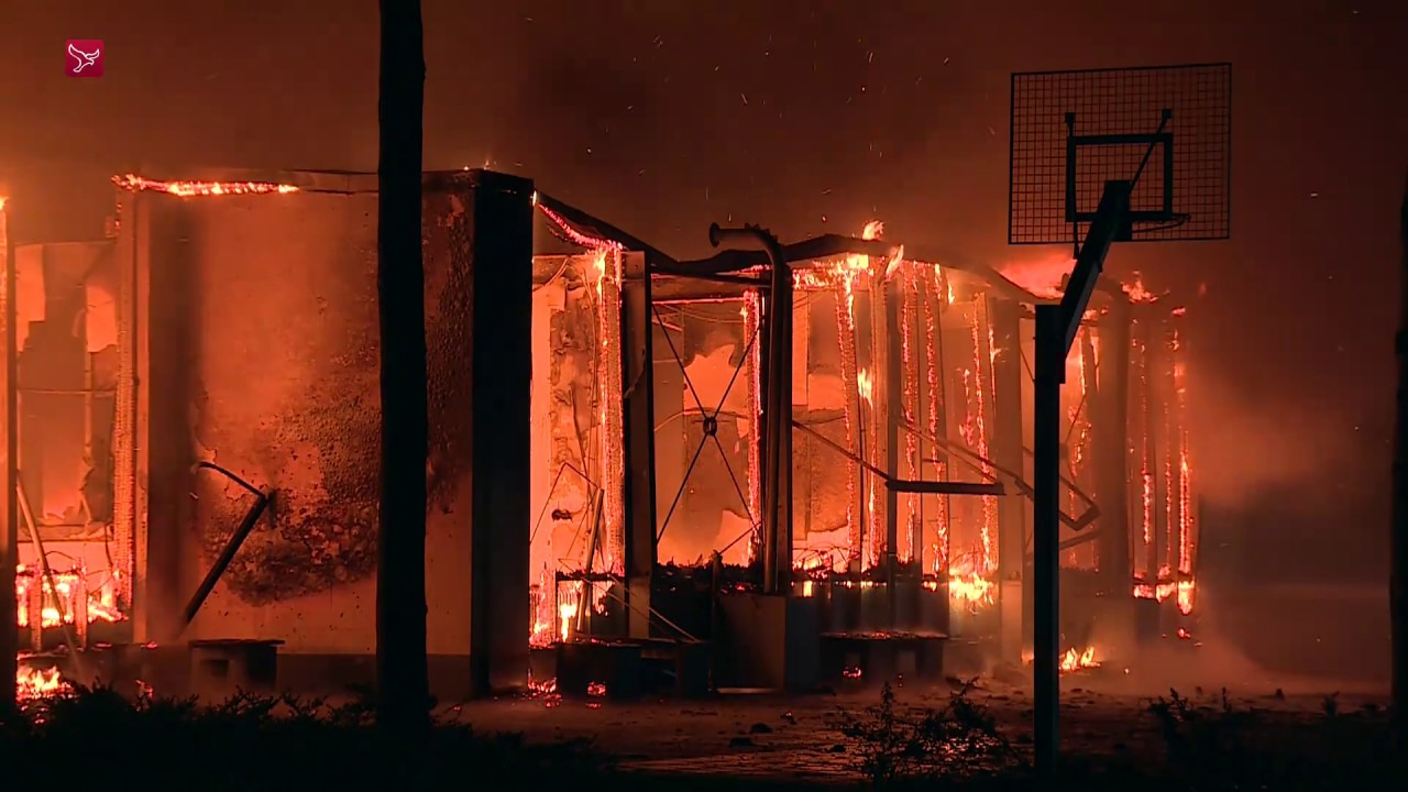 Zeer grote brand verwoest basisschool De Triangel in Lelystad