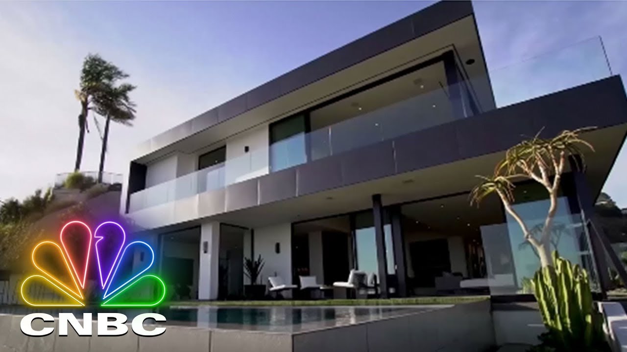 Real Estate Marketing Guru Can Get Mega-Rich Mansions Sold | Secret Lives Of The Super Rich
