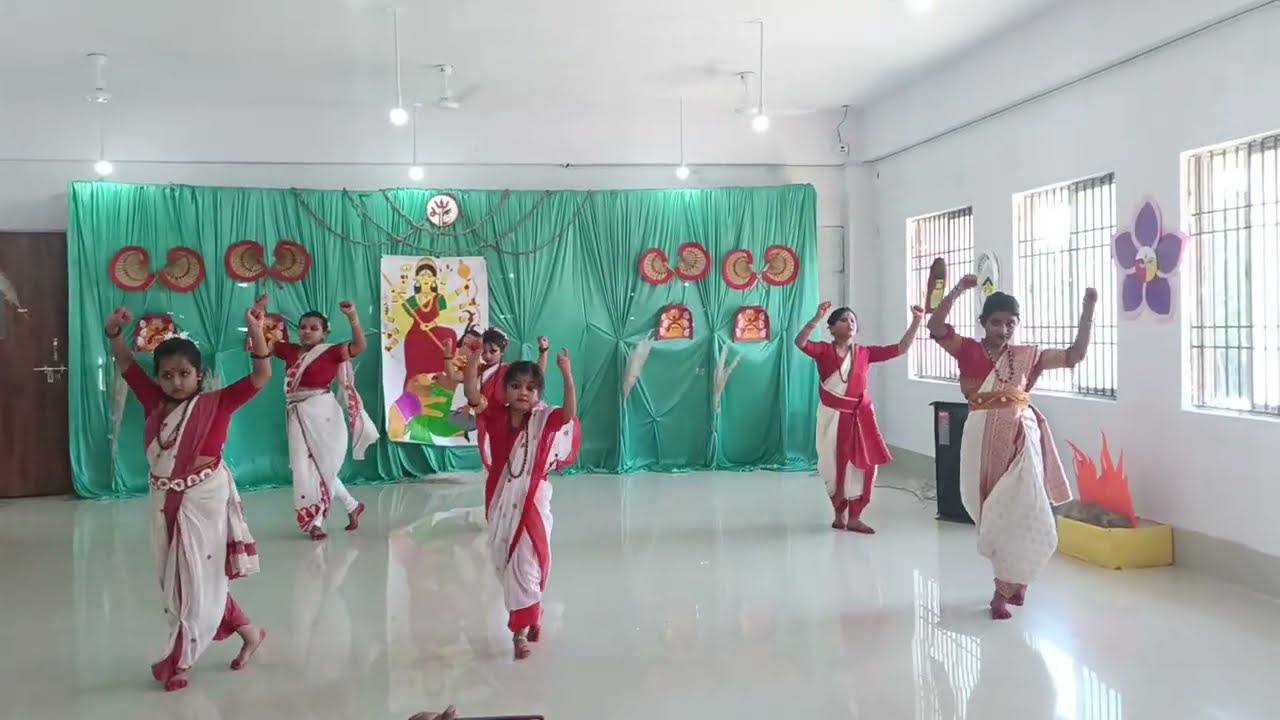 Maa er Agomoni 2025 Group Dance by Grade III Students @mlzschanchal