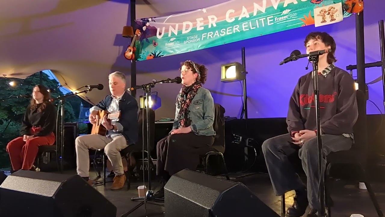 In Ò - Brian Ó hEadhra & Fionnag NicChoinnich