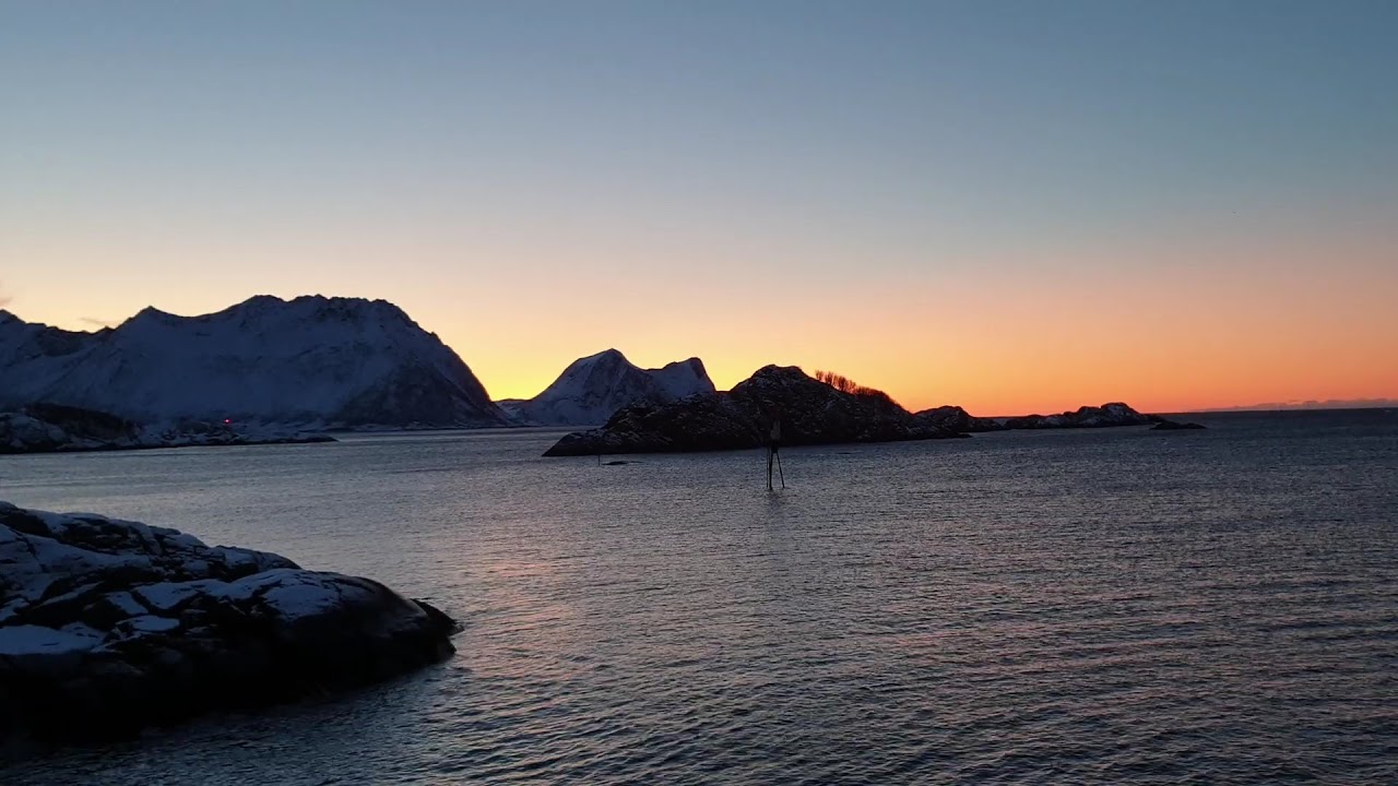 Hamn i Senja en vakker vintermorgen -En naturperle
