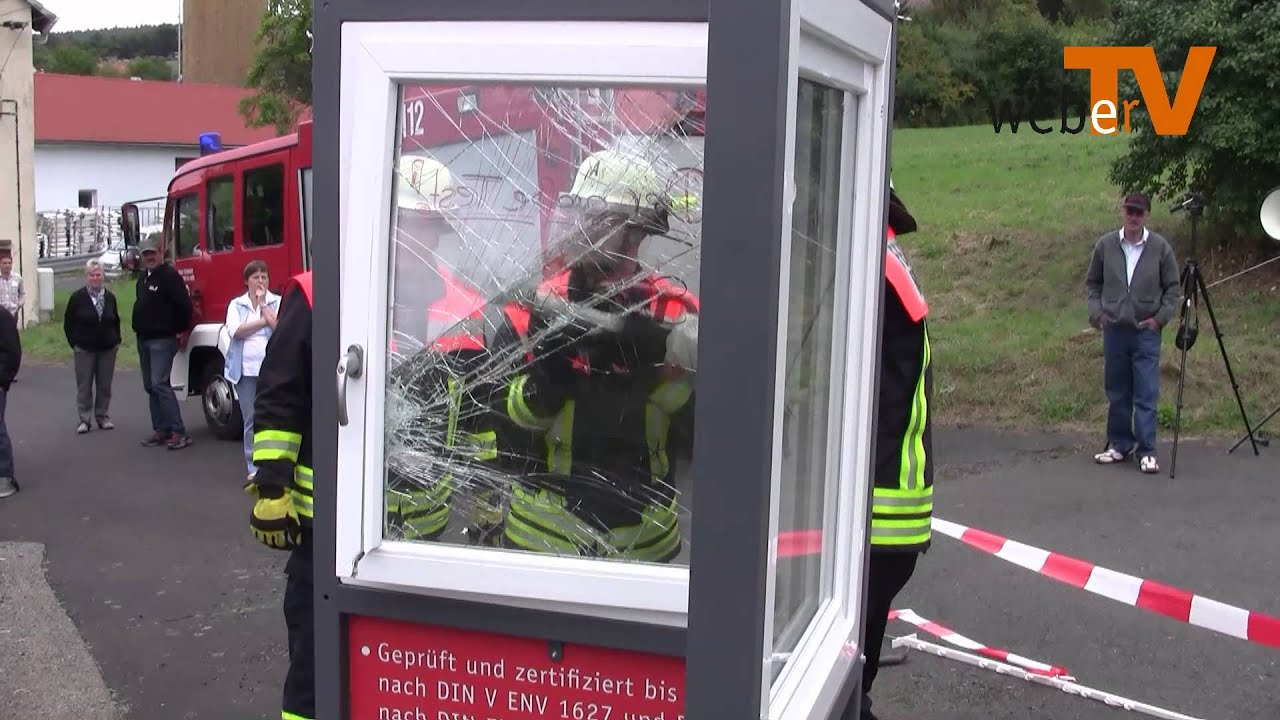 Feuerwehr Nordheim bricht unser Sicherheitsfenster auf!