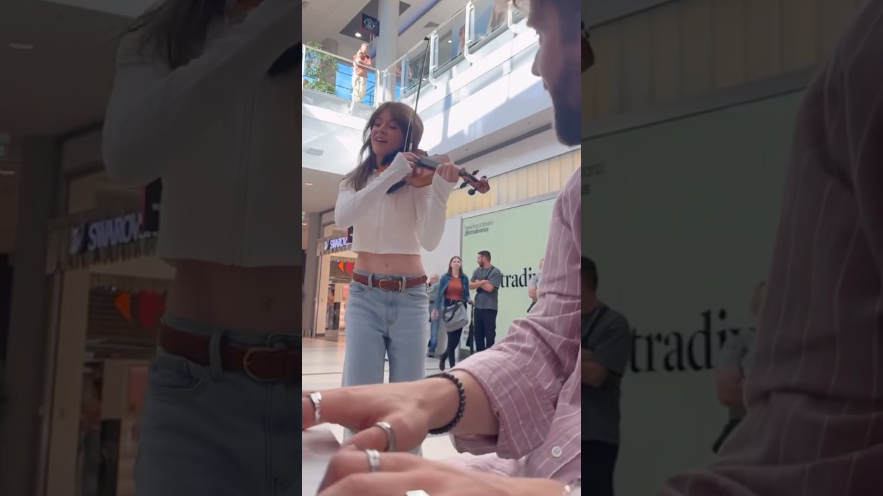 Lindsey Stirling - Carol of the Bells ft Emilio piano #violinist #shorts #christmas
