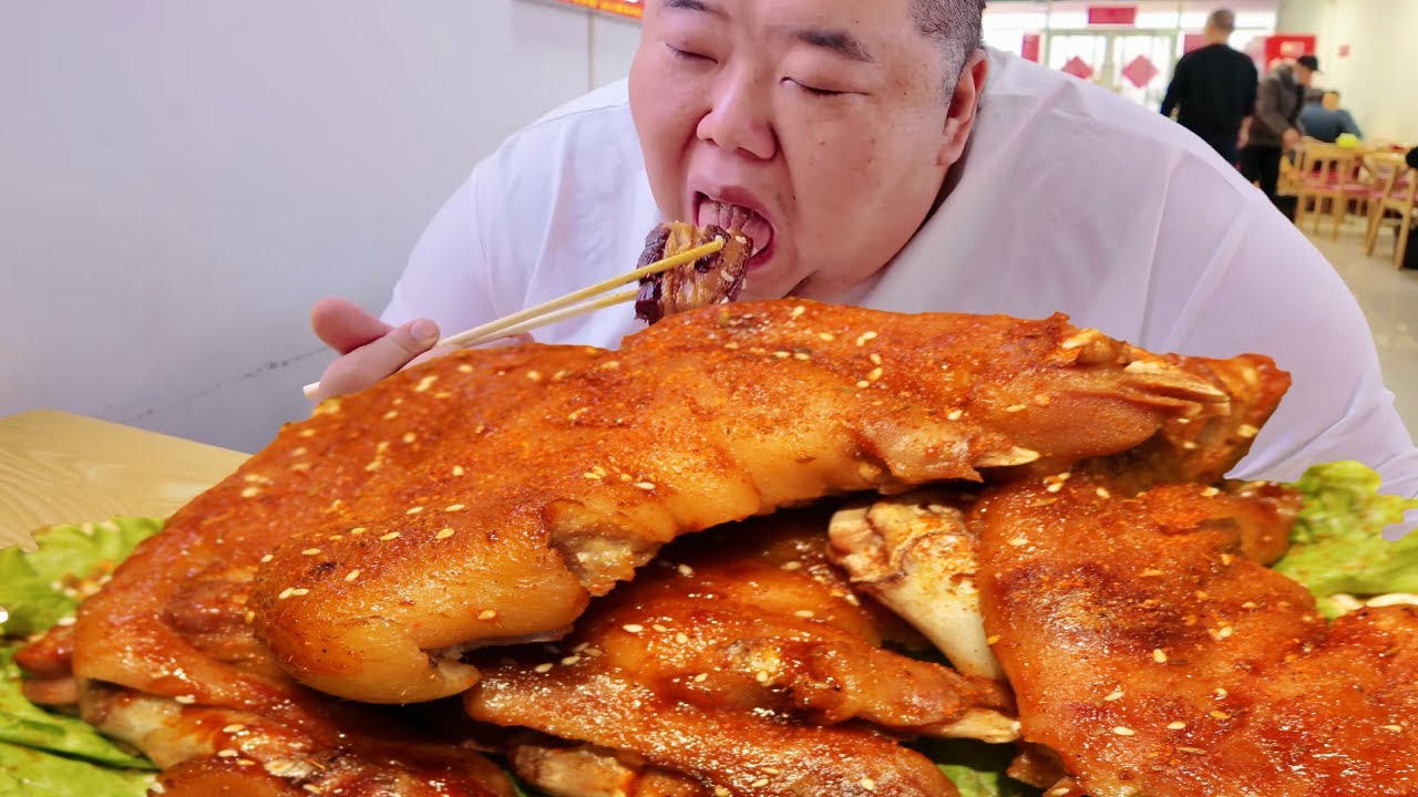 猴哥点名要吃把子肉！肥而不腻超下饭，这一顿吃得太满足！【胖猴仔】