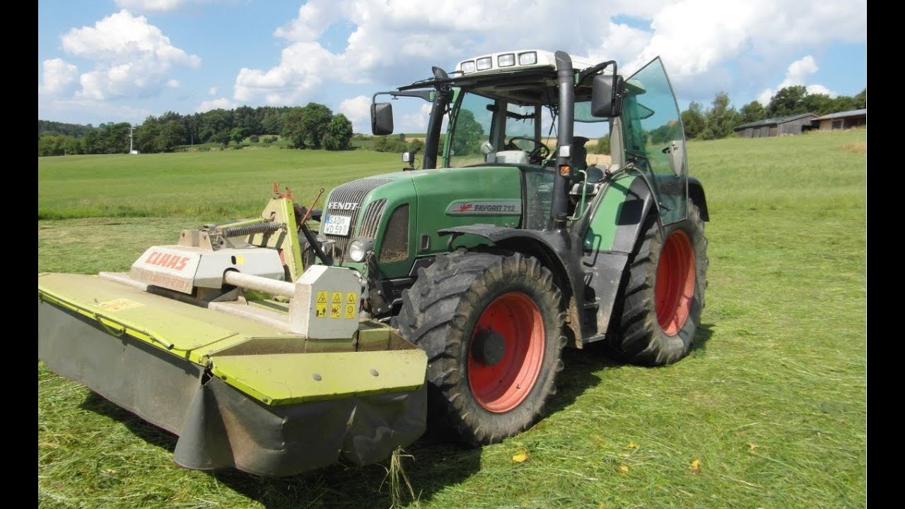 Fendt Favorit 712 Vario mit Claas beim mähen