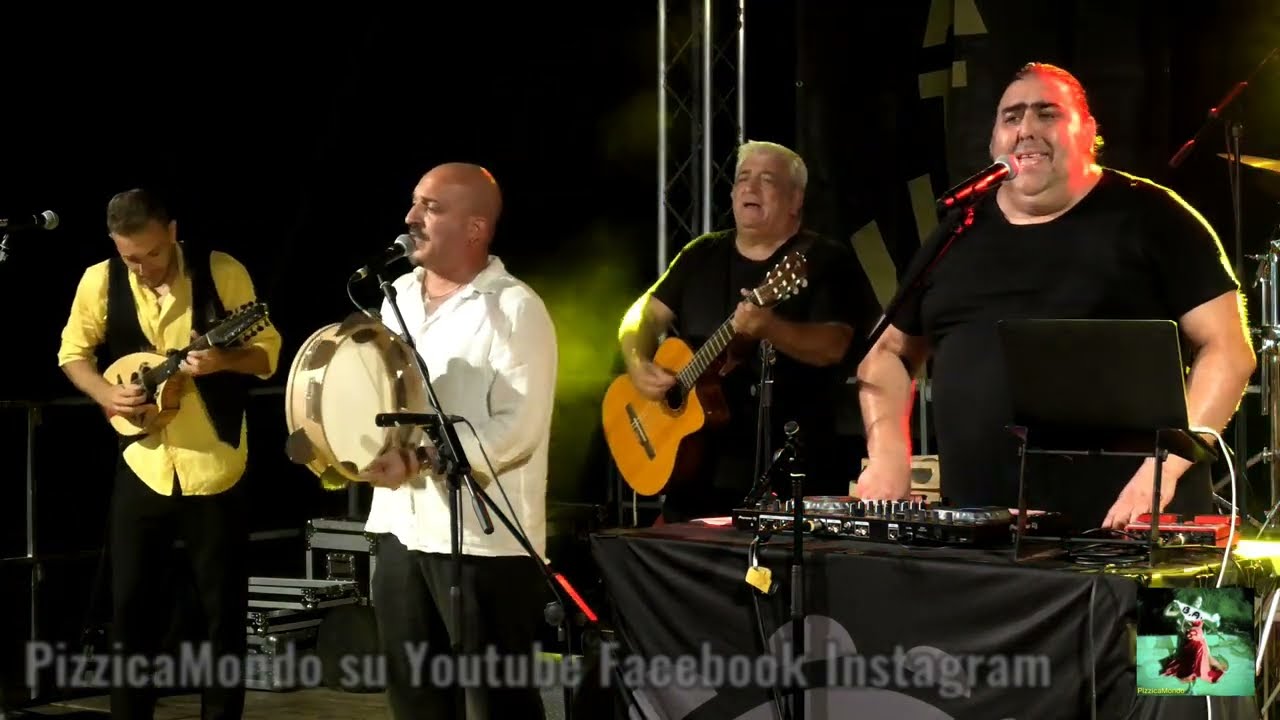 Mascarimiri cantano gli Ucci 