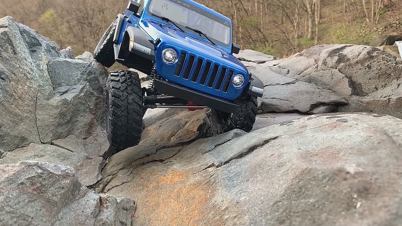 RC Car : Axial SCX10 III Jeep JLU Wrangler Rock Crawling #2.