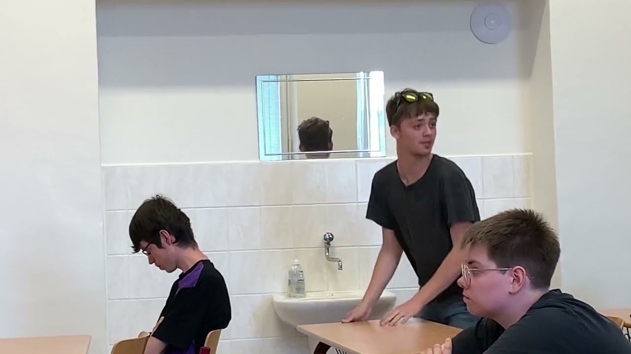 03 První pomoc při epistaxi (AHOL SOŠ)