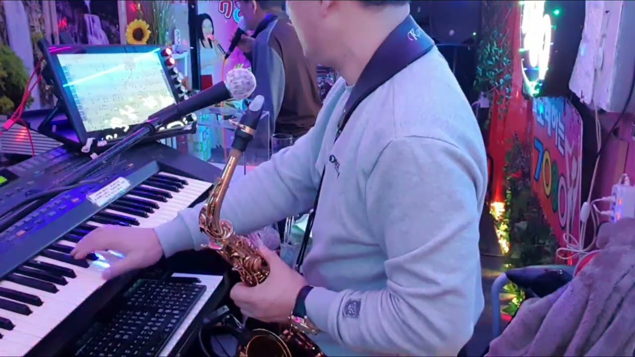 🎵1.천년바위(박정식) 2.가버린사랑(태진아) 3.대동강편지(나훈아) 4.그날(김연숙) 5.울고싶어(배호) 6.마지막잎새(배호) 7.누가울어(배호) 8.당신(배호)#성수형노래