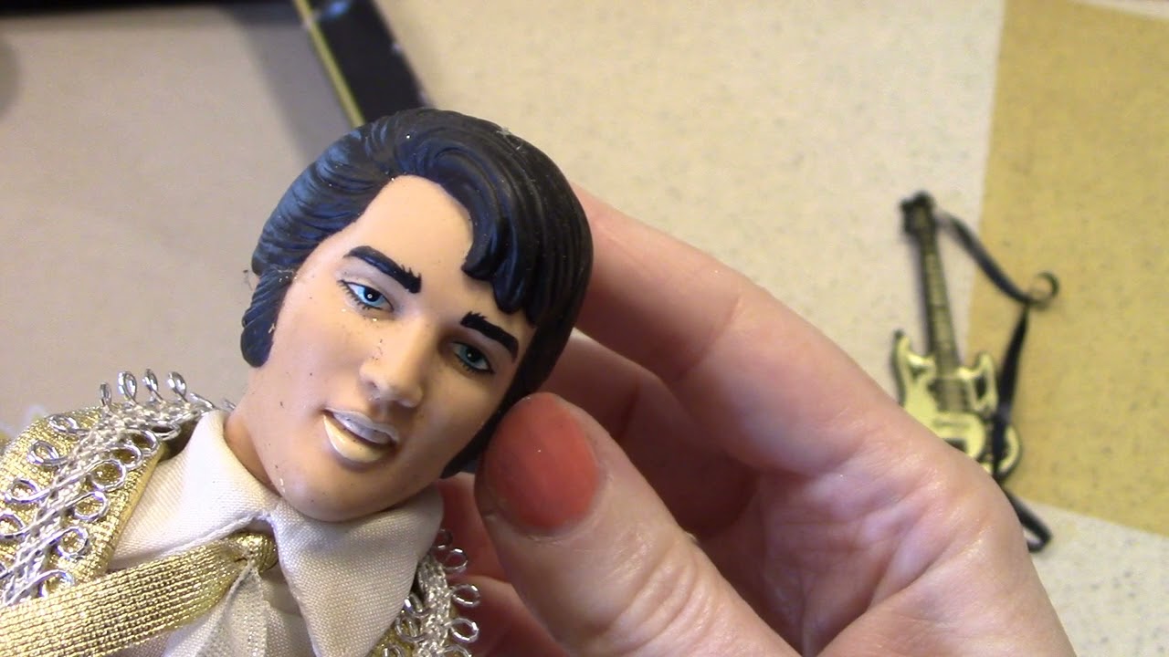 Замечательная нетелевизионная кукла: Элвис Пресли от Eugene Doll Co., 1984 год.