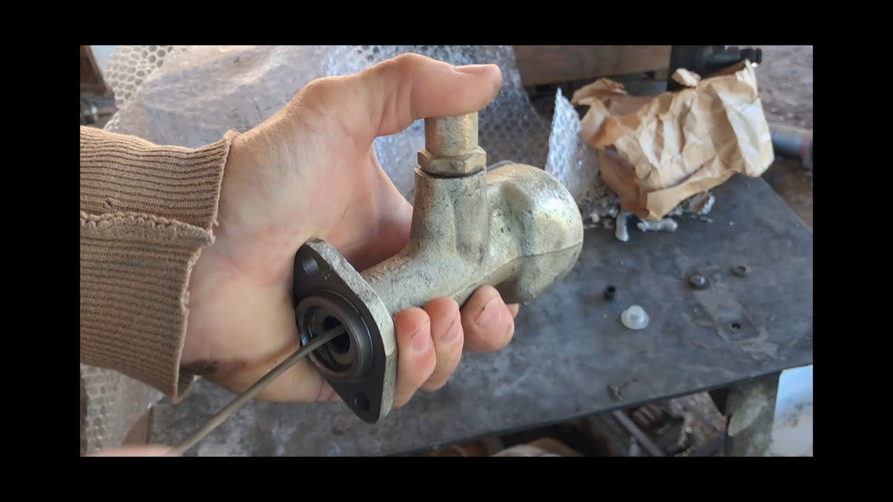 Peugeot 404  clutch master cylinder replacement.