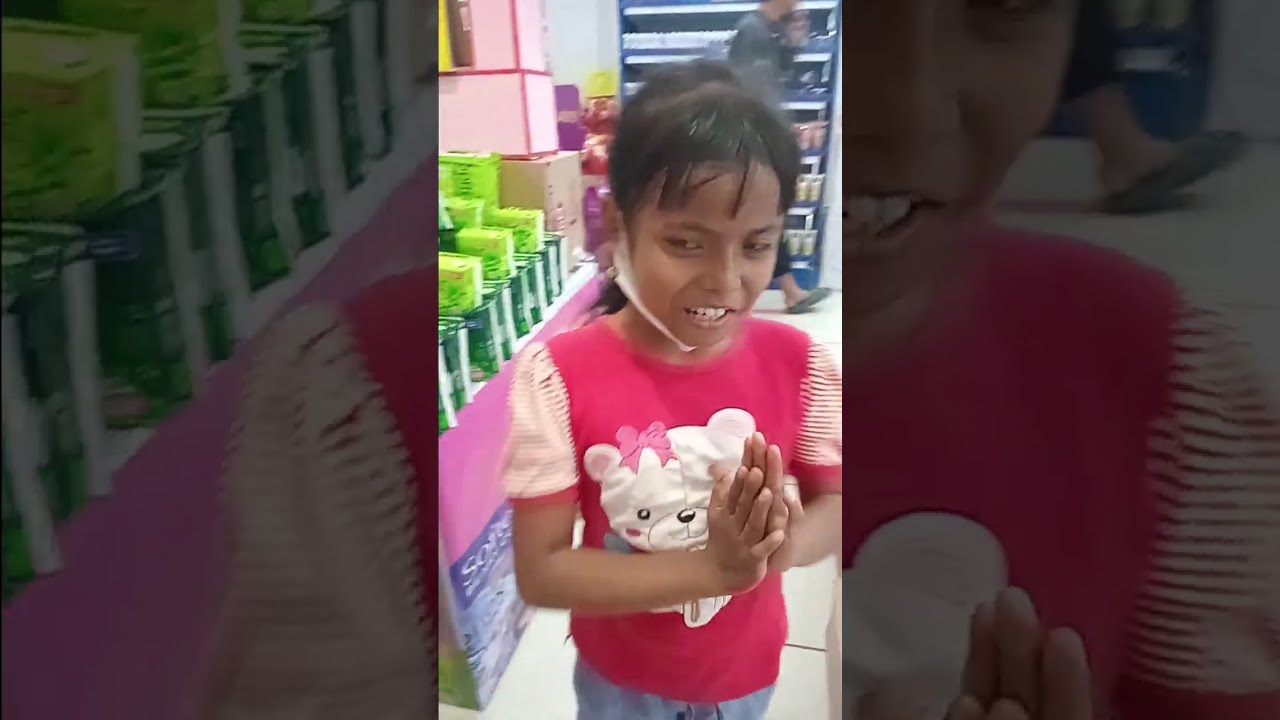 Adik minta ke mall