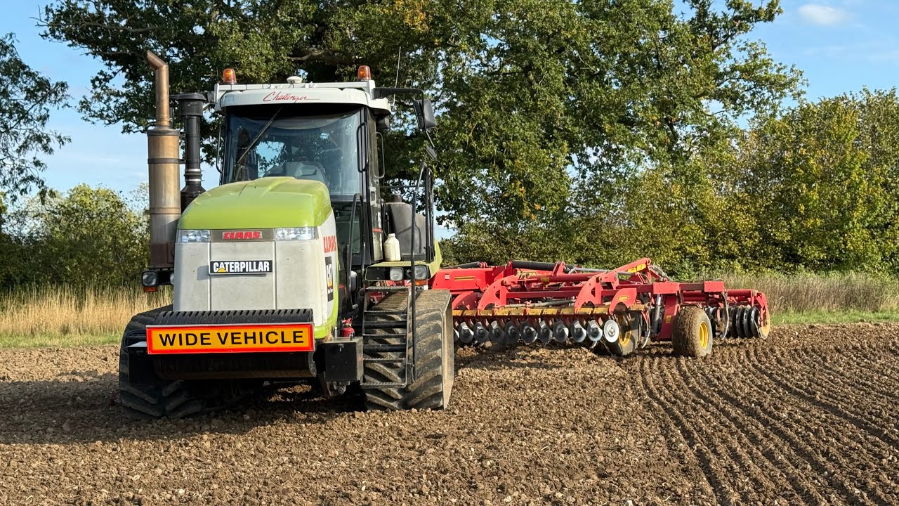 My daily joys , as the donut fails again . Drilling with the 870 and #vaderstad drill . 
