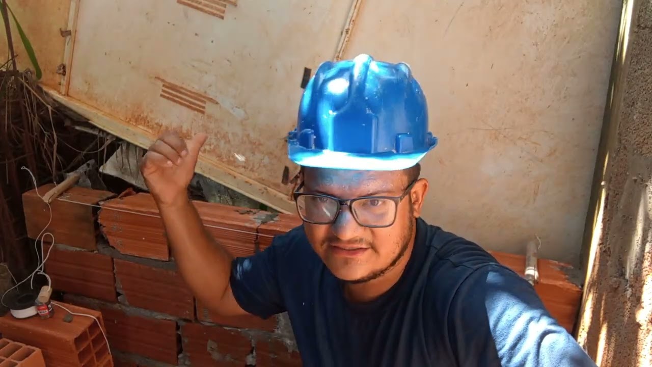 Muro de fechamento com bloco baiano.