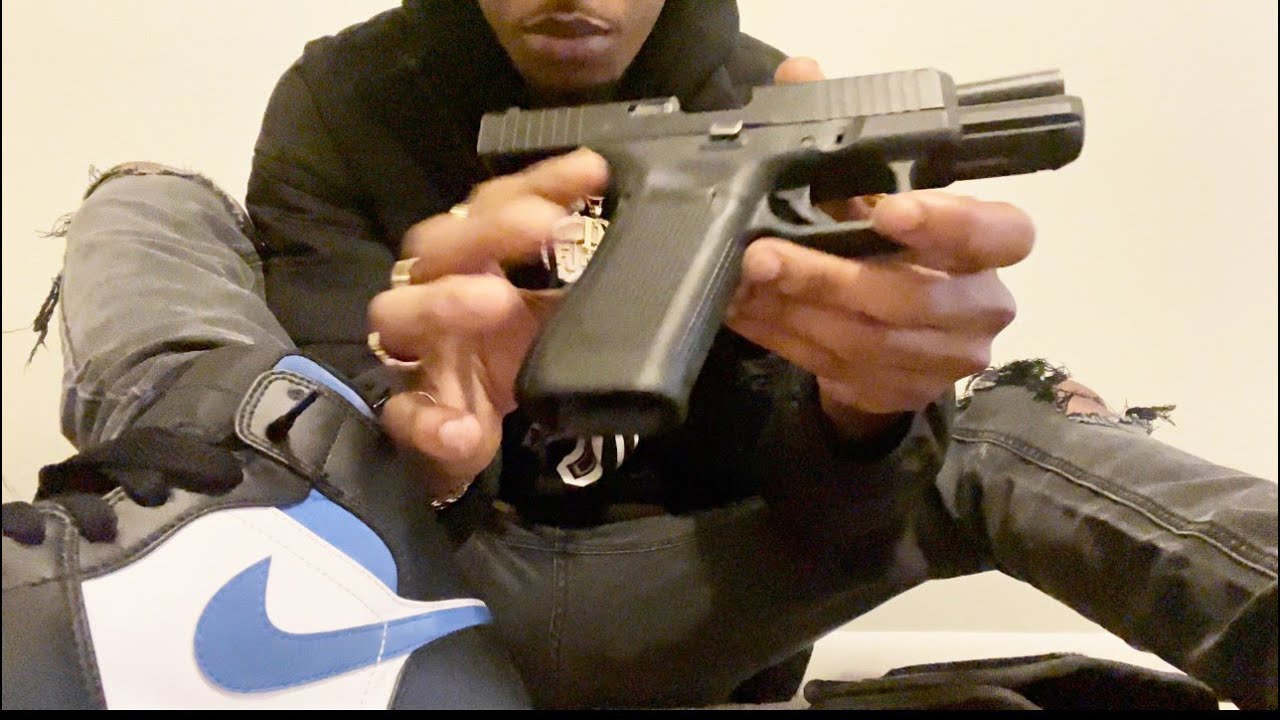 BREAKING DOWN MY GLOCK 45 (9mm)!! QUICK & EASY WAY!!