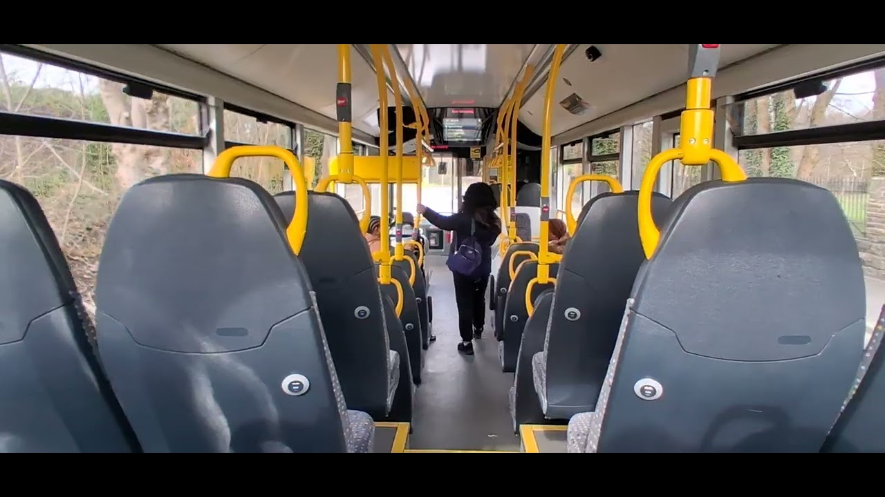 (YX24 OXB 30689) Bee Network - Diamond Northwest dennis enviro 200 mmc route 75