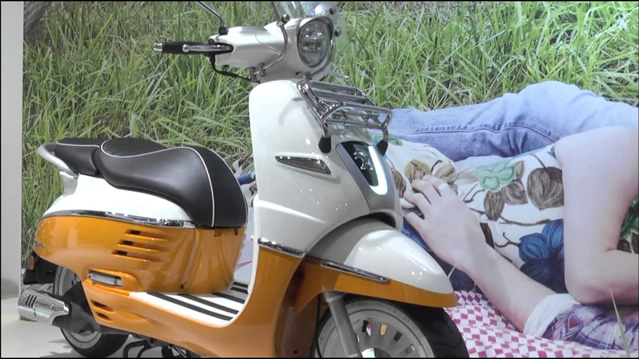 Scooter Peugeot Django , interview de Monsieur Pieter Van Hoeckes