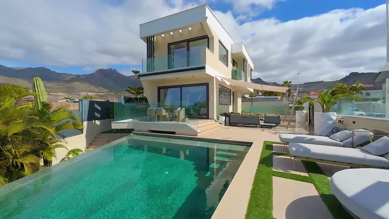 W-048QG0: Exclusive modern property in Costa Adeje, Tenerife South!
