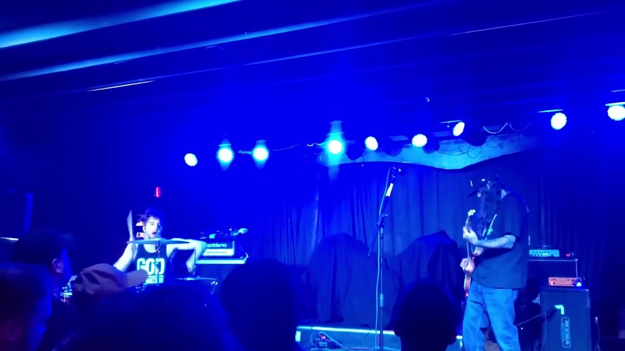 Smile Empty Soul - Staring at the Sun (live)