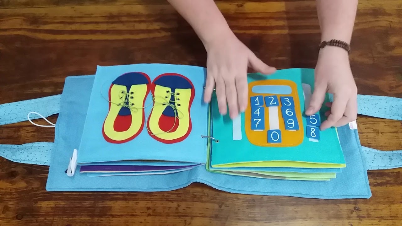 Livro sensorial em feltro