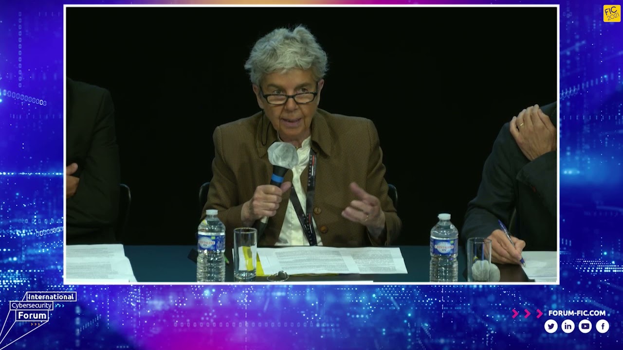 TR11 (EN) - PhilosoFIC - Digital Technologies and Social Acceptability