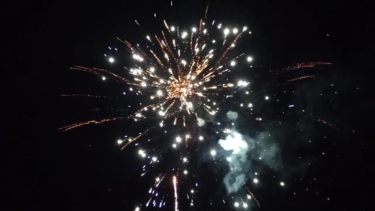 SOLD OUT 200 SHOT FIREWORK CAKE BY NO BRAND 1/1