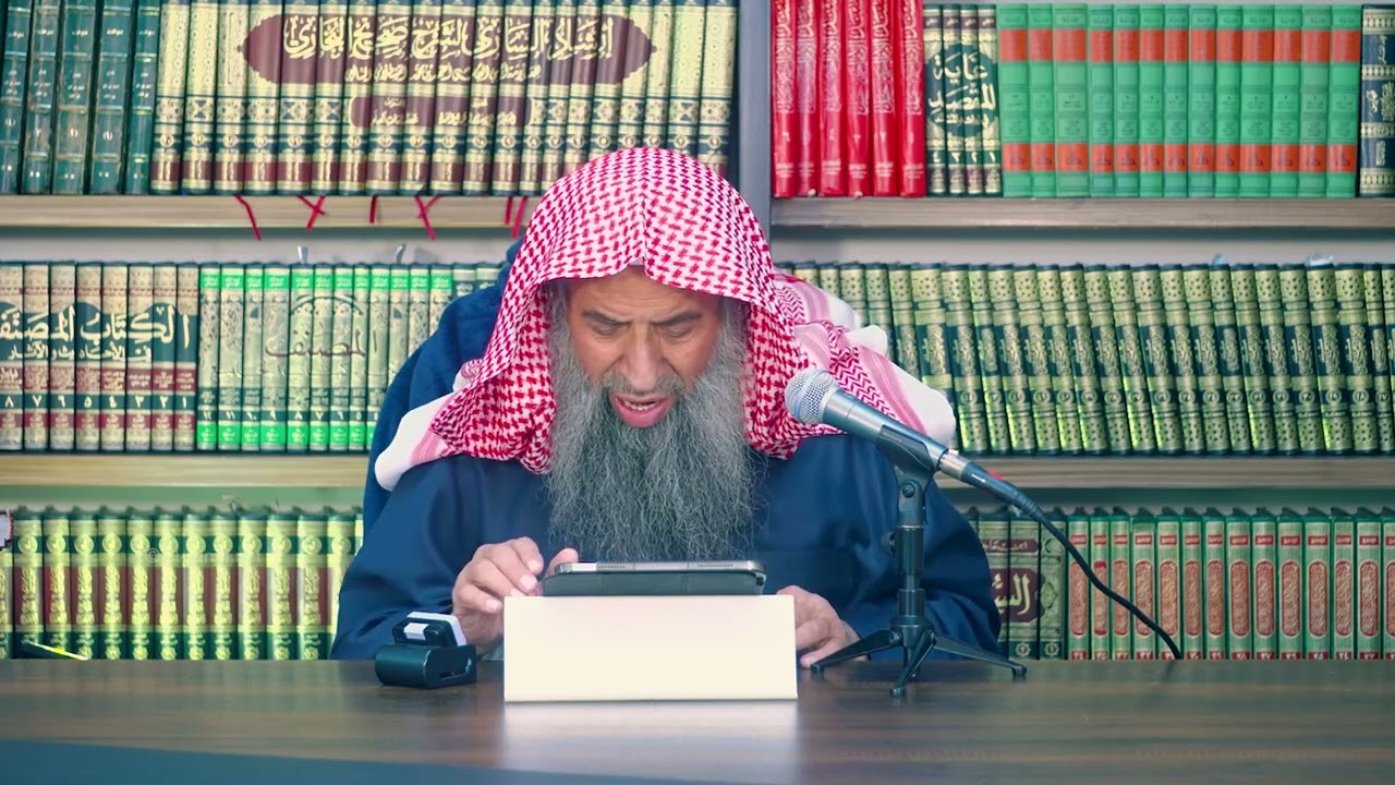 كيف يتعامل من يتشدد في لمس الأشياء خوفًا من النجاسة؟