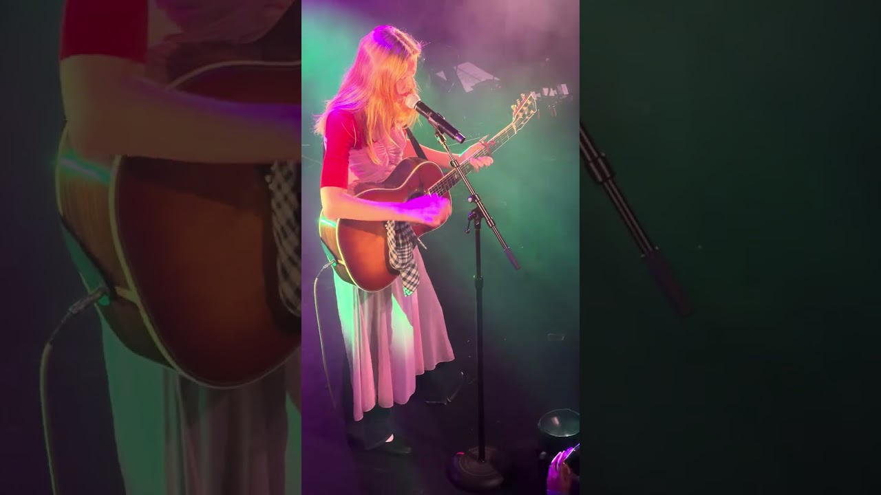Audrey Hobert &ldquo;Wet Hair&rdquo; Live from from Music Hall of Williamsburg 4K