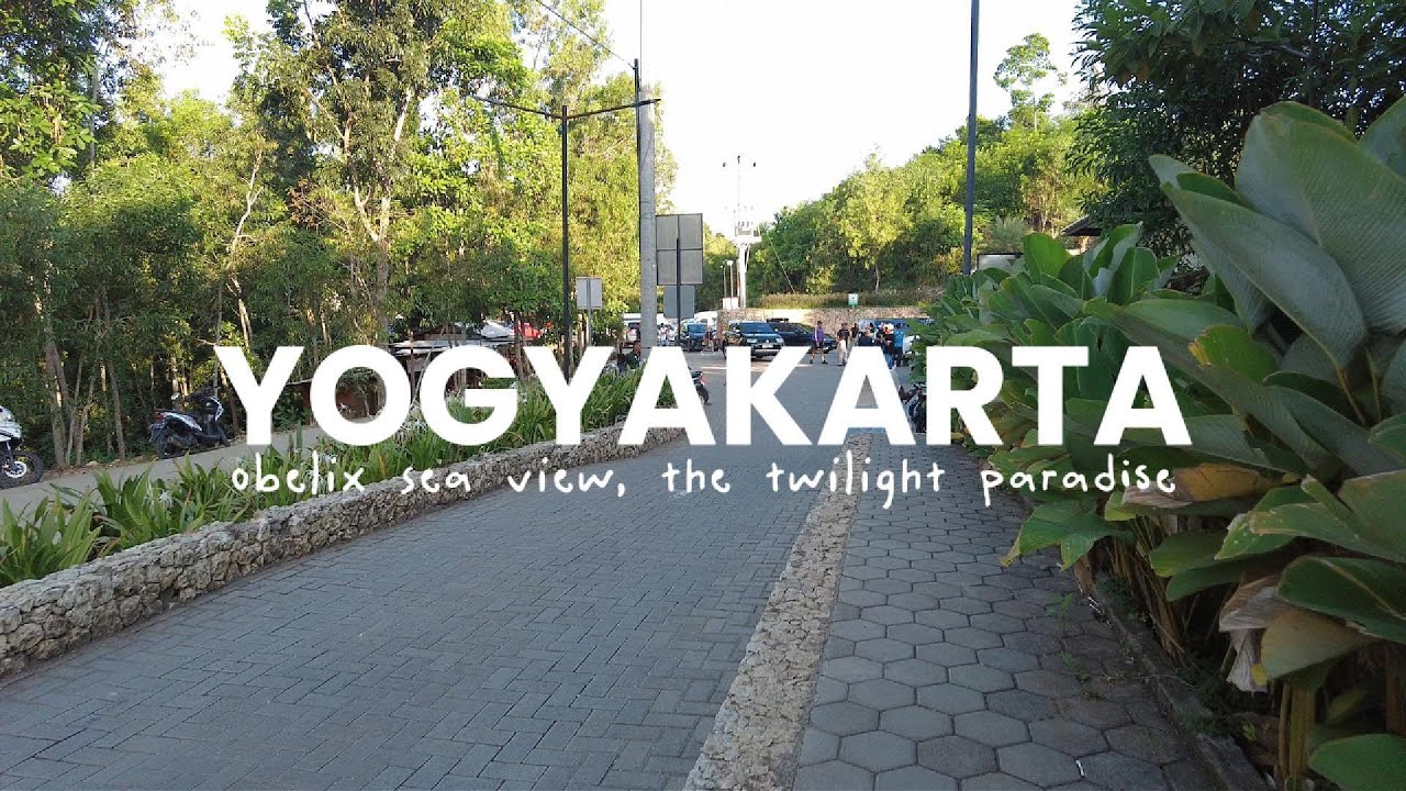 berjalan sore menikmati senja di Obelix Sea View Yogyakarta Indonesia