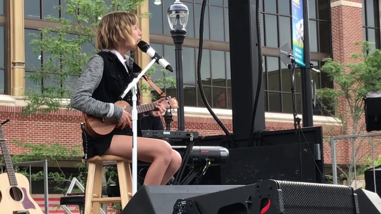 Grace Vanderwaal slays Twenty One Pilots live in concert (We Don't Believe What's On TV)