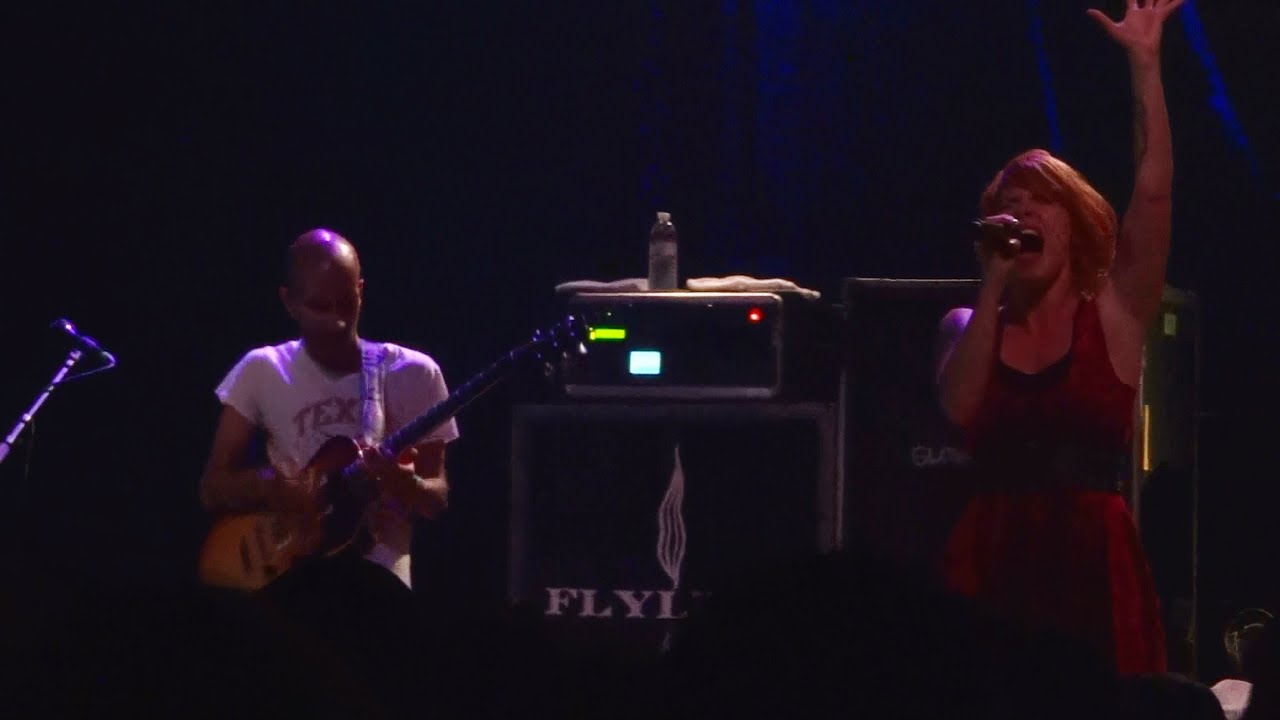 Flyleaf - 