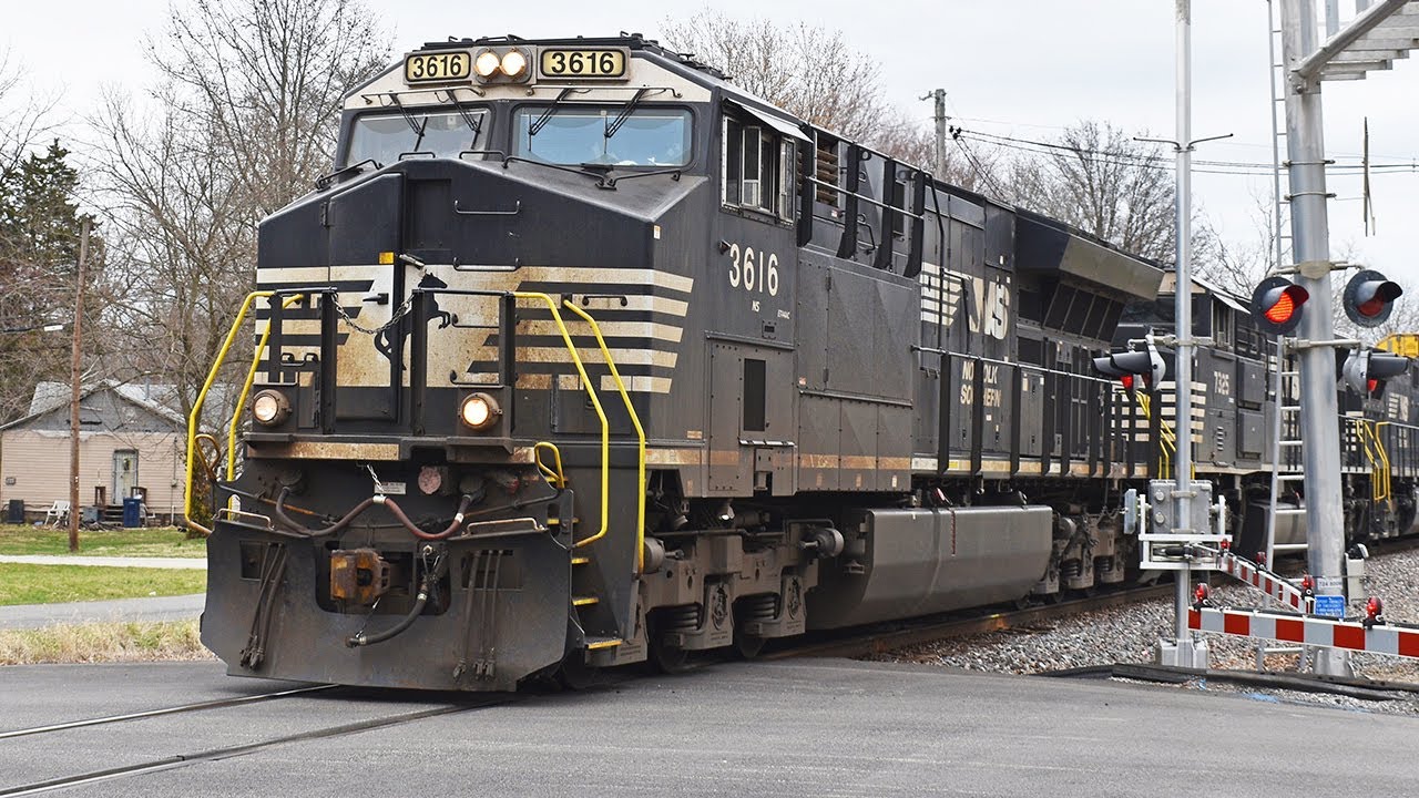 3/14/2021 - Norfolk Southern ET44AC 3616 leads NS 168 at Centralia, IL