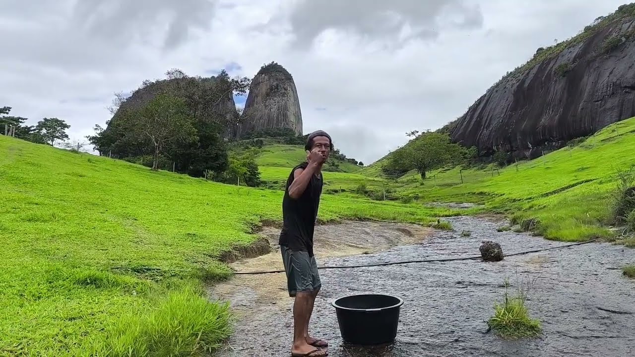 O MIST&Eacute;RIO DA &Aacute;GUA QUE SAI DA GROTA DA PEDRA NESSE PARA&Iacute;SO 