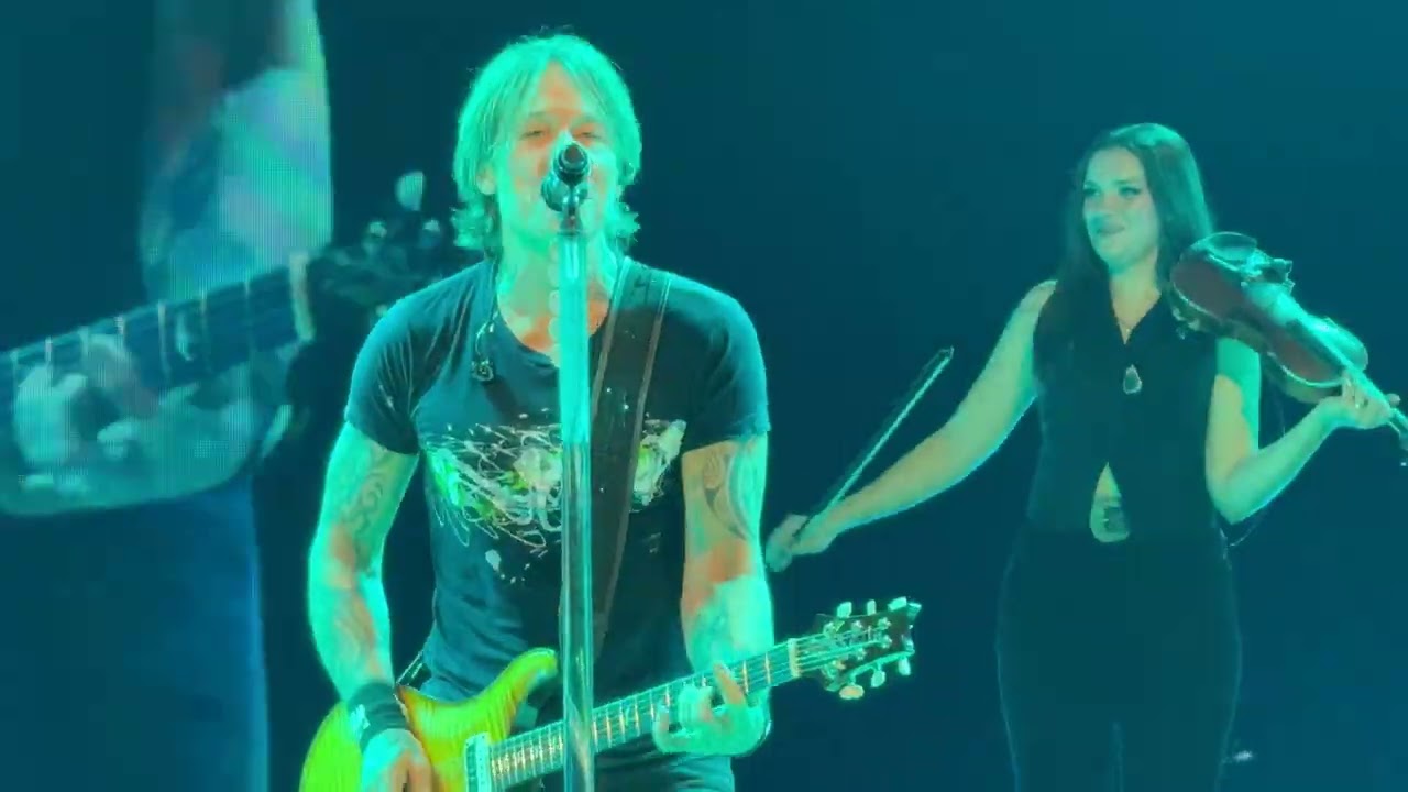 Keith Urban - You Get What You Give (cover)  - High and Alive World Tour Sydney 23/08/25 