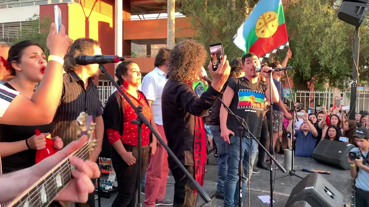 Todo el pueblo en vivo - el derecho de vivir en paz