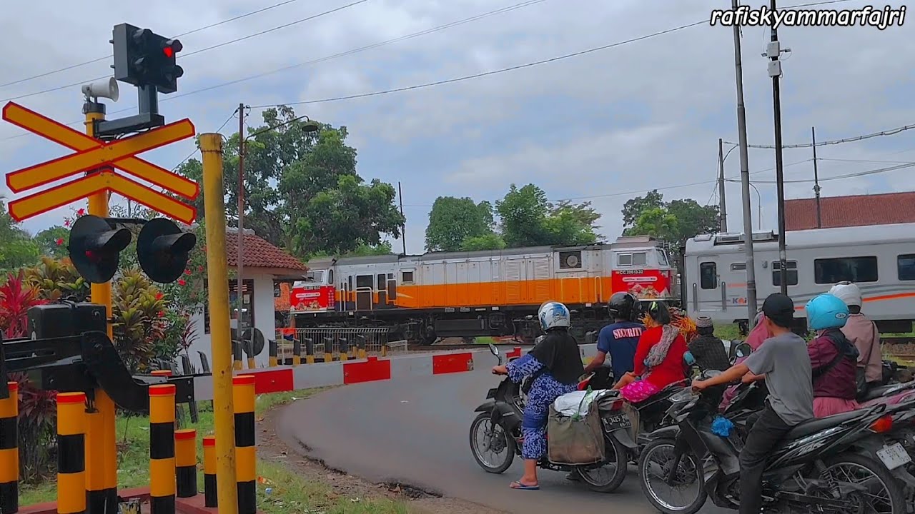 Palang Pintu Kereta Api | Railroad Crossing In Indonesia | Febuari2026 | Ka Kamandaka