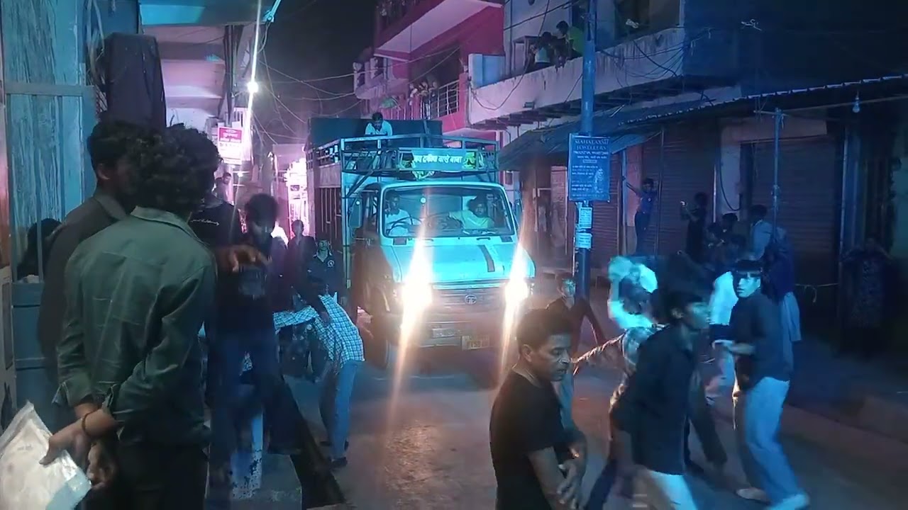 गांव शाहदरा Sec - 141 नोएडा से बड़े भाई विरेंद्र कुमार की धांसू बारात गांव कासना में चढ़ते हुए। 