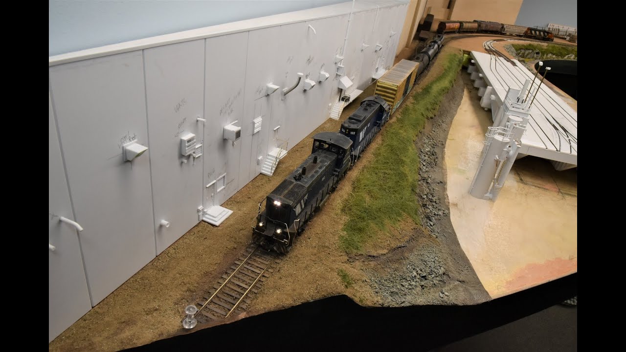 Applying Model Railroad Compression Within a Limited Space # 51 | Boomer Diorama