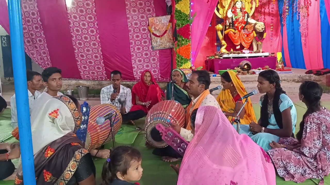 माता के अगना  म फूलवा के बगिया वो, फुले  हावय सातो रंग फूल हो माँ 🙏🏽 स्वर = बालकुँवार