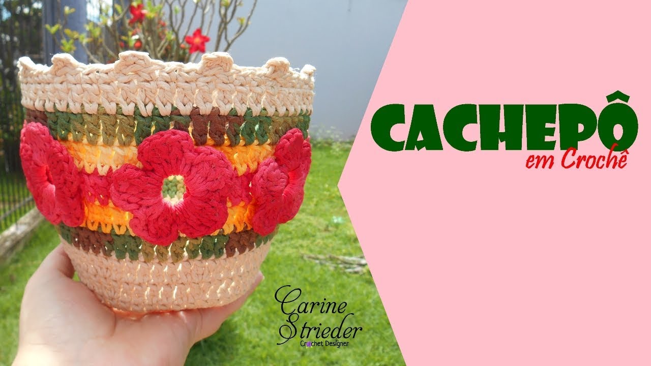 Cachepô de crochê com flor embutida por Carine Strieder