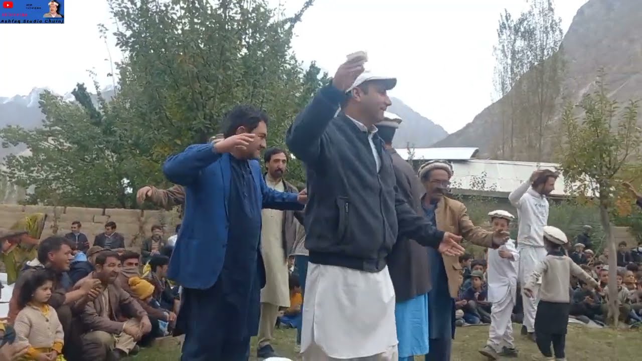 Anar phare... Ashfaq ostaz & Group. Chitrali music 