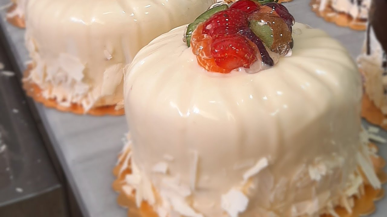 BEYAZ PASTA SOSU TARİFİ ~ white glaze ~ how to make cake glaze? #beyazpastasosu