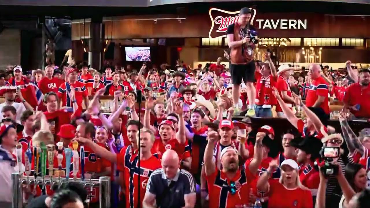 Norway fans chant 'Kom Igjen Norge' (Come on Norway) #Viking Row