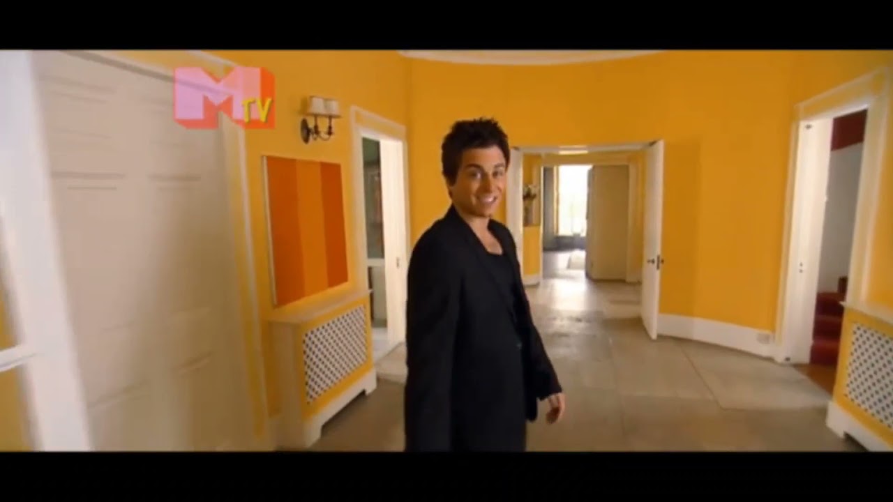 MTV Cribs Robbie Williams - The Kevin Bishop Show