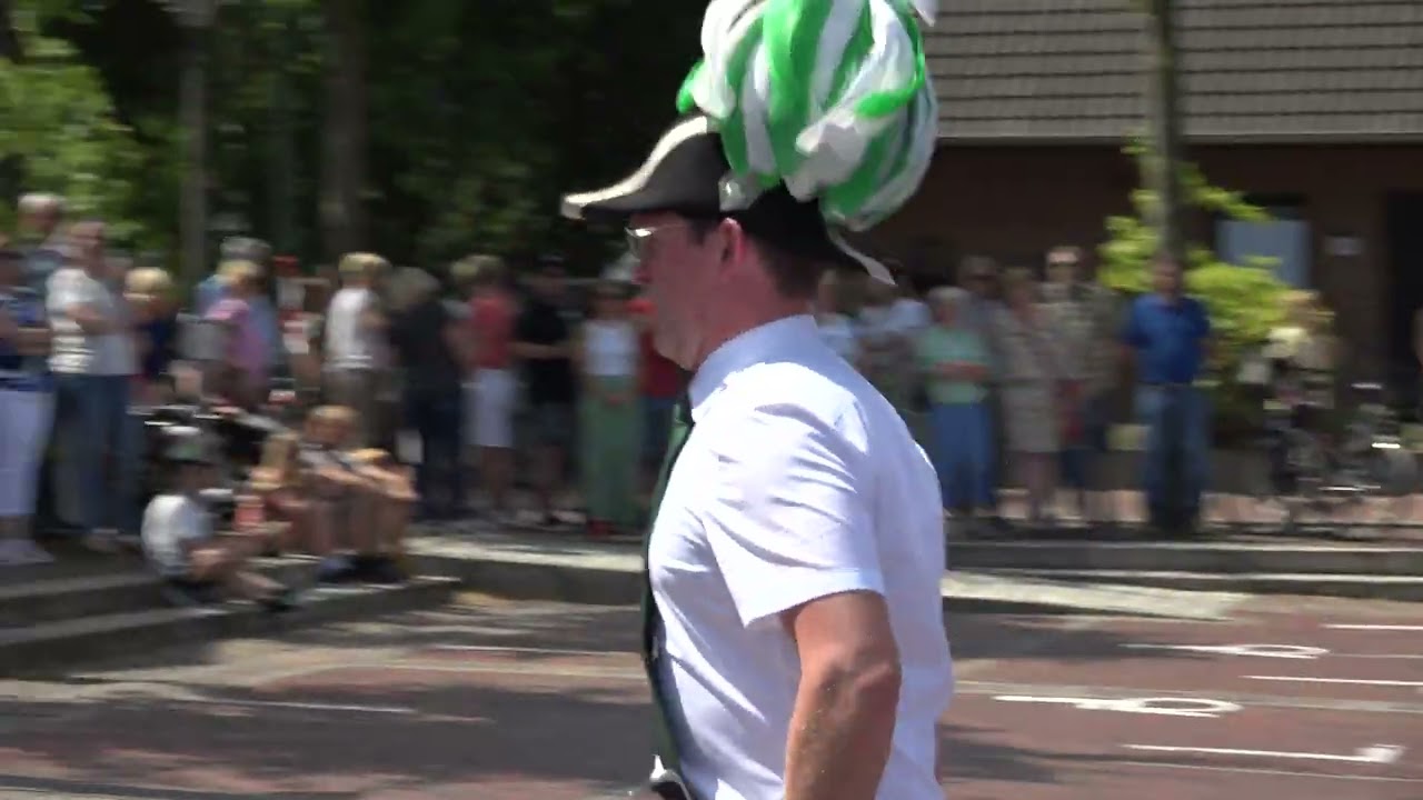 Schützenfest in Dinklage 2022 - Sonntag Rathausplatz Stärkemeldung