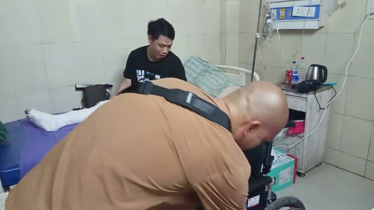 Anh Đại Việt đã nhận được xe . Em cám ơn vkc anh Hoàng và anh Tuấn đã đến thăm hỏi động viên.