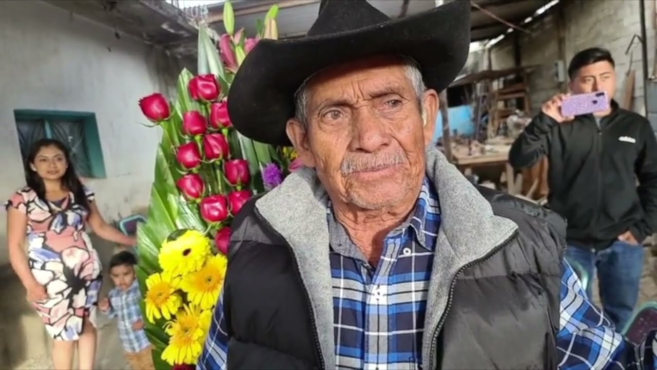 la mera verdad no me esperaba esto tan bonito muchas gracias hijos siempre los llevo en mi corazón